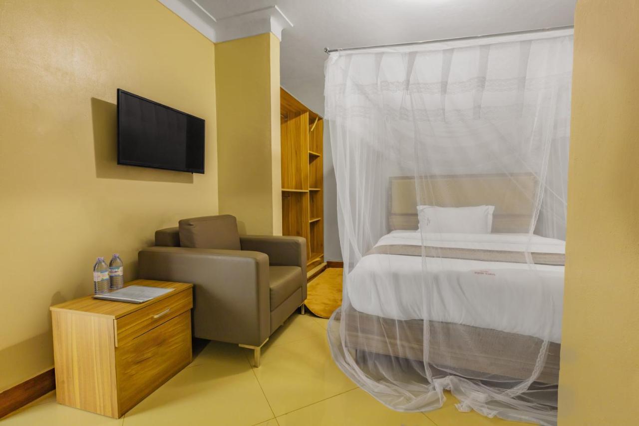 Santa Maria Hotel Εντέμπε Εξωτερικό φωτογραφία