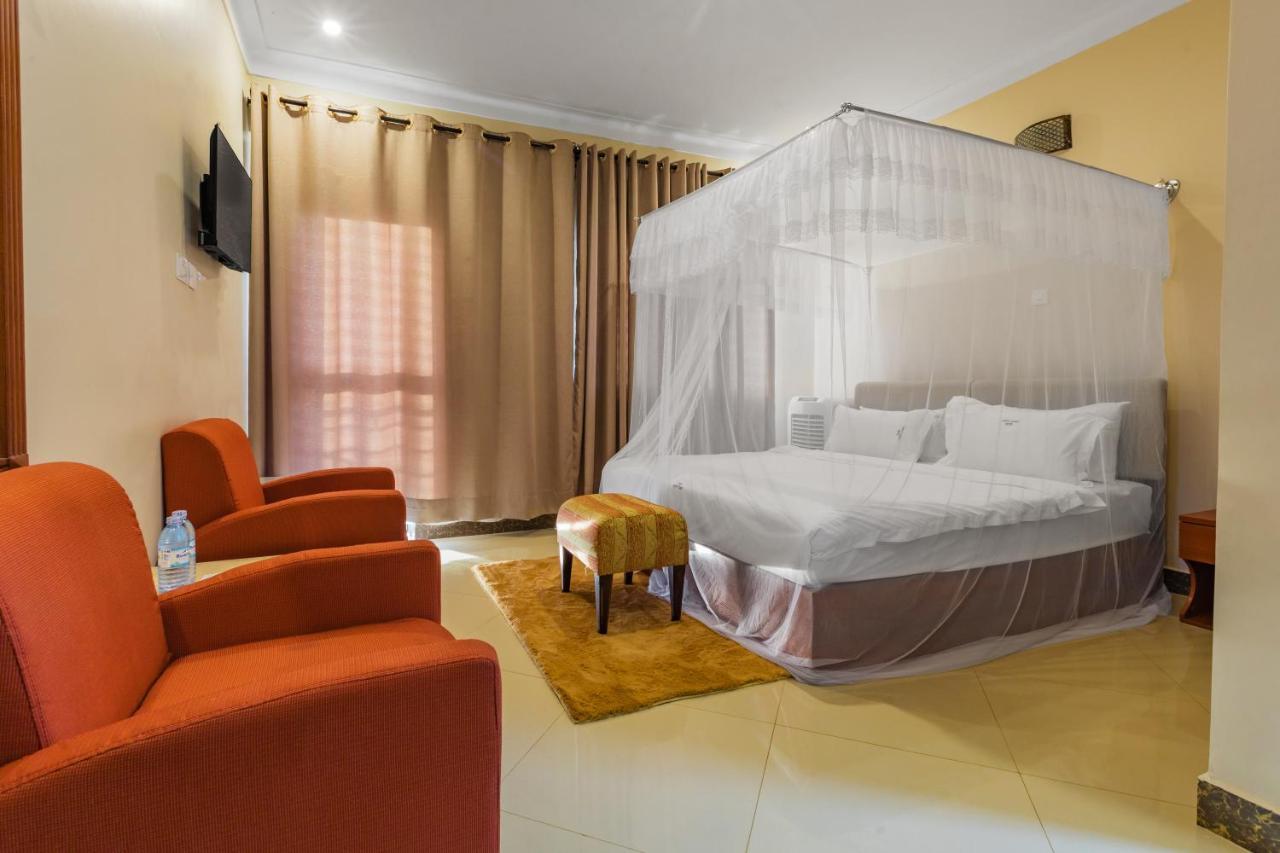 Santa Maria Hotel Εντέμπε Εξωτερικό φωτογραφία