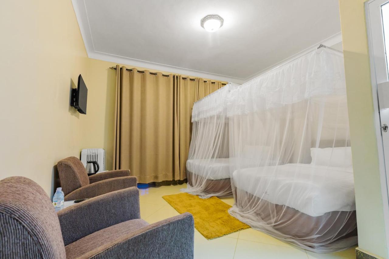 Santa Maria Hotel Εντέμπε Εξωτερικό φωτογραφία