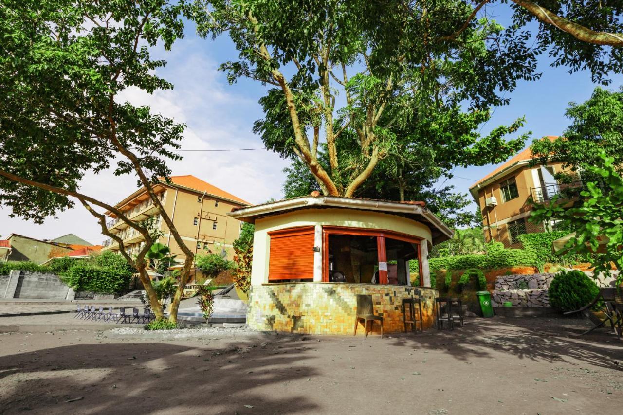 Santa Maria Hotel Εντέμπε Εξωτερικό φωτογραφία