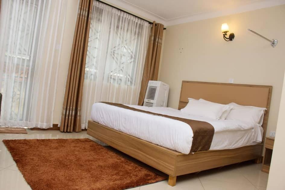 Santa Maria Hotel Εντέμπε Εξωτερικό φωτογραφία